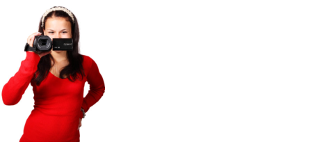 Die benötigte Technik ist für wenig Geld zu haben oder bereits im Haushalt vorhanden. Eine Bildqualität in HD (1920x1080 px) reicht für Filme in Aus- und Fortbildung völlig aus. Einige Ergänzungen im Hinblickm auf Licht und Ton, ein Schnittprogramm für unter 100 €  und schon ist der Technikpark komplett. Der Rest ist Know-how. Und dafür stehe ich und dafür stehen wir.